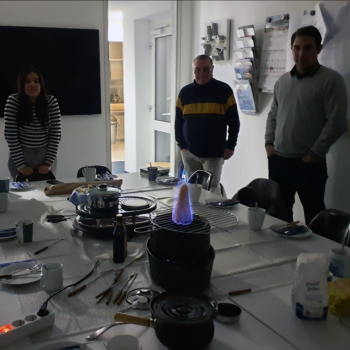 Ein Abend im Büro mit Feuerzangenbowle