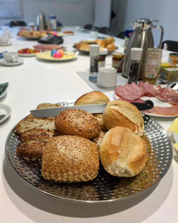 Freitagmorgen = Bürofrühstück